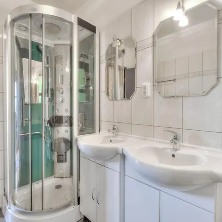 Detached Wooden In Carinthia Near The Simonhoehe Area Шале *